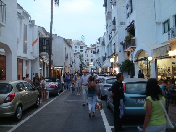 Paseo Puerto Banus