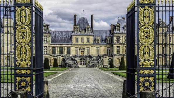 Private tour to Chateaux of Fontainebleau and Vaux le Vicomte from Paris