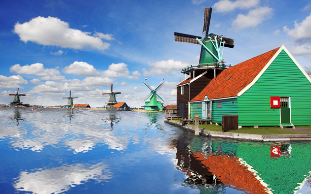 Private Tour to Volendam and Zaanse Schans Windmills from Amsterdam