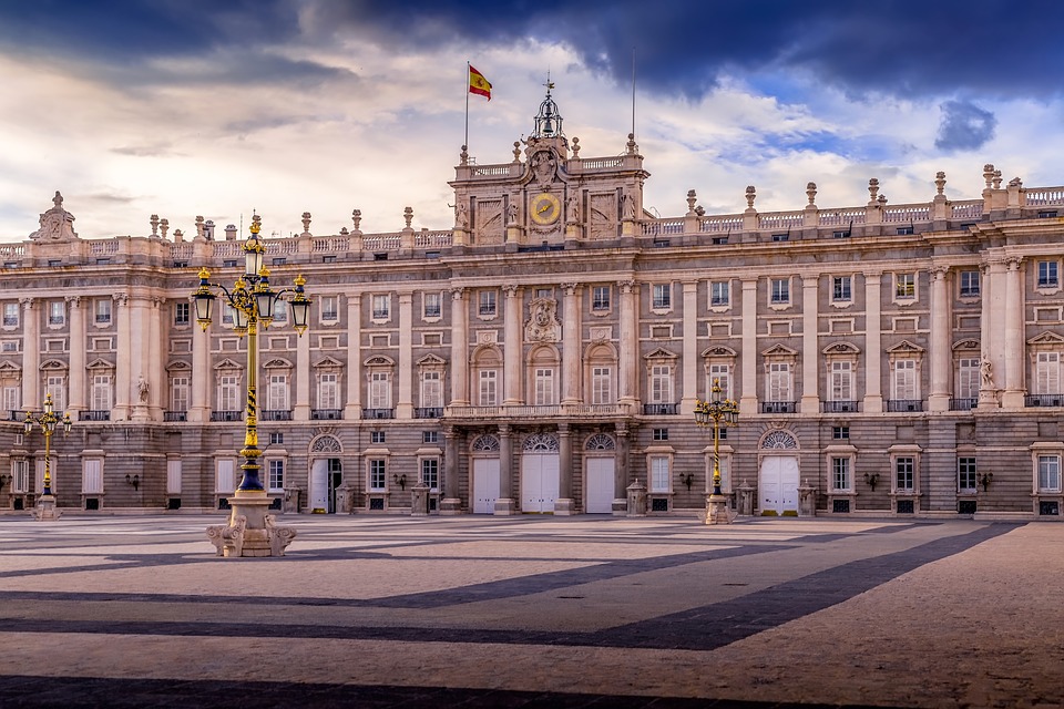 Visite privée à pied des tapas de Madrid; Palais royal et musée du Prado