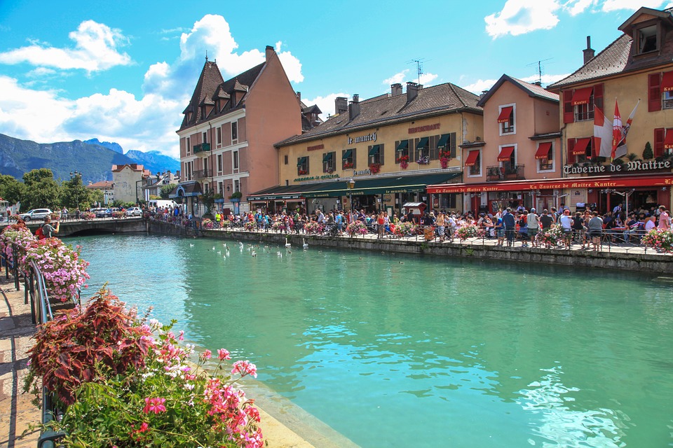 Private Perouges and Annecy Tour