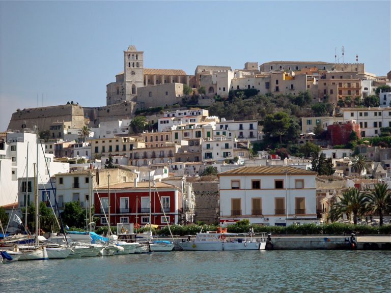 Tour Privado a pie del Casco Antiguo de Ibiza