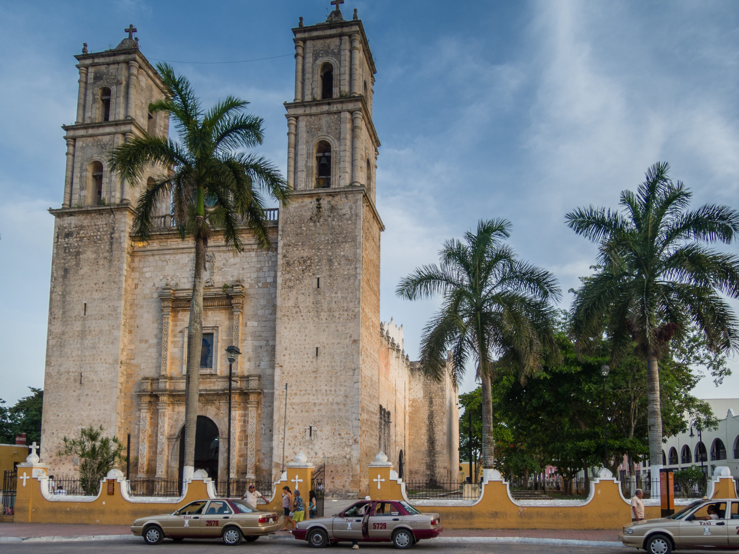 Tour Privado a Valladolid con Cenotes