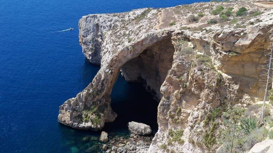 Visite privée des temples de Hagar Quim et de la Grotte bleue au départ de n'importe quelle ville