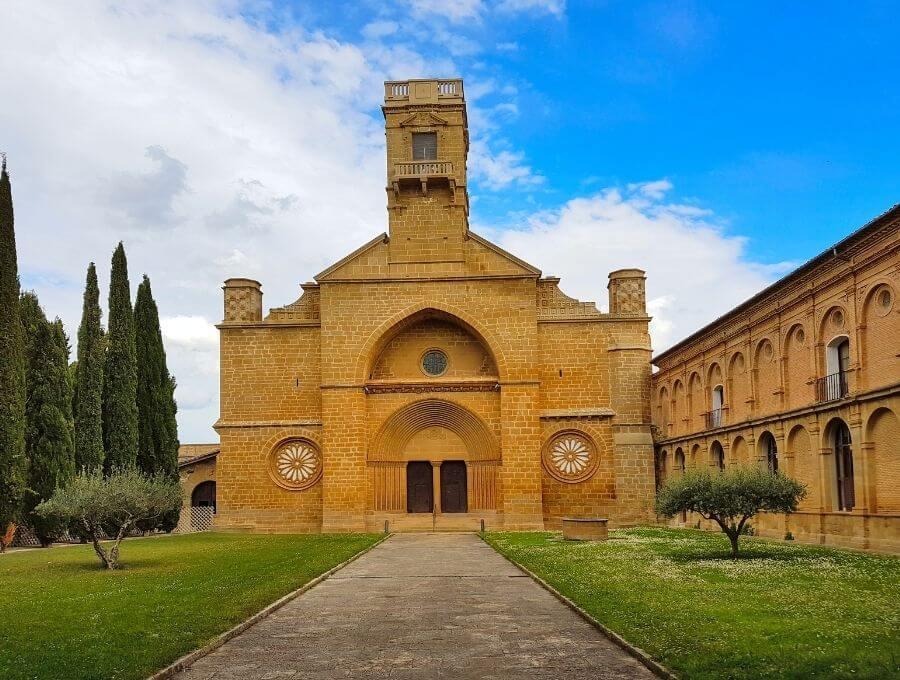 Excursion privée au monastère de La Oliva, Ujué et Olite depuis Pampelune