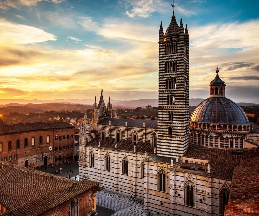 Private tour to Pisa, San Gimignano and Siena