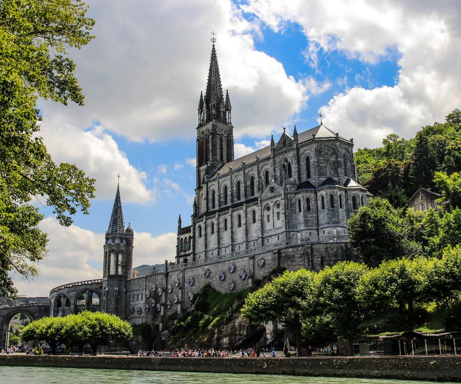 ️ Private Tour to Lourdes from Toulouse | Tour Travel & More