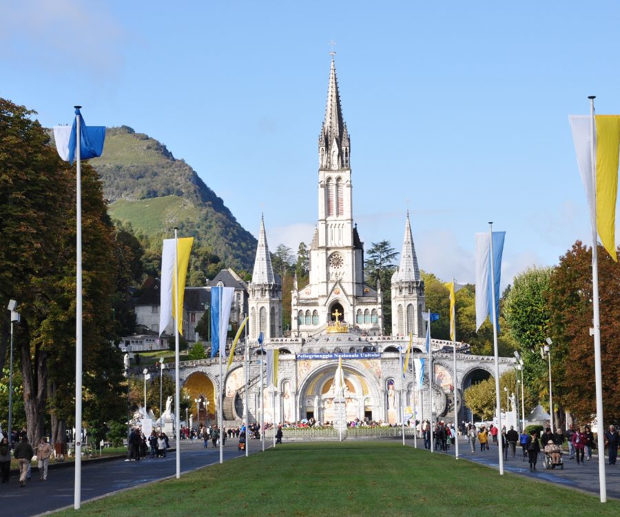 ️ Private Tour to Lourdes from Toulouse | Tour Travel & More