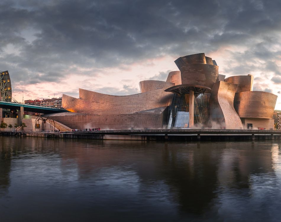 Visita privada a pie de Bilbao con el Museo Guggenheim