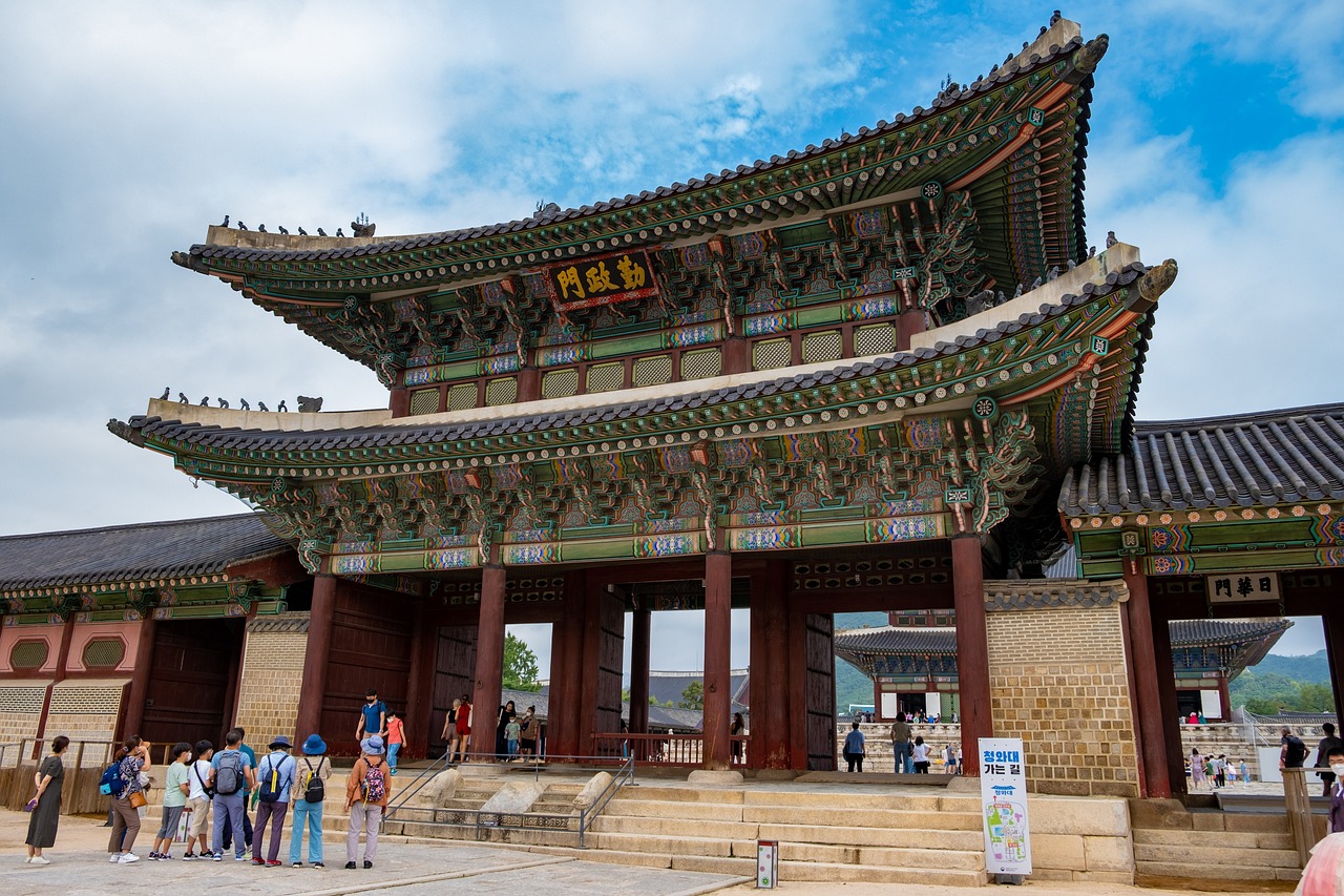Private Tour of Seoul Palace, Temple and Market