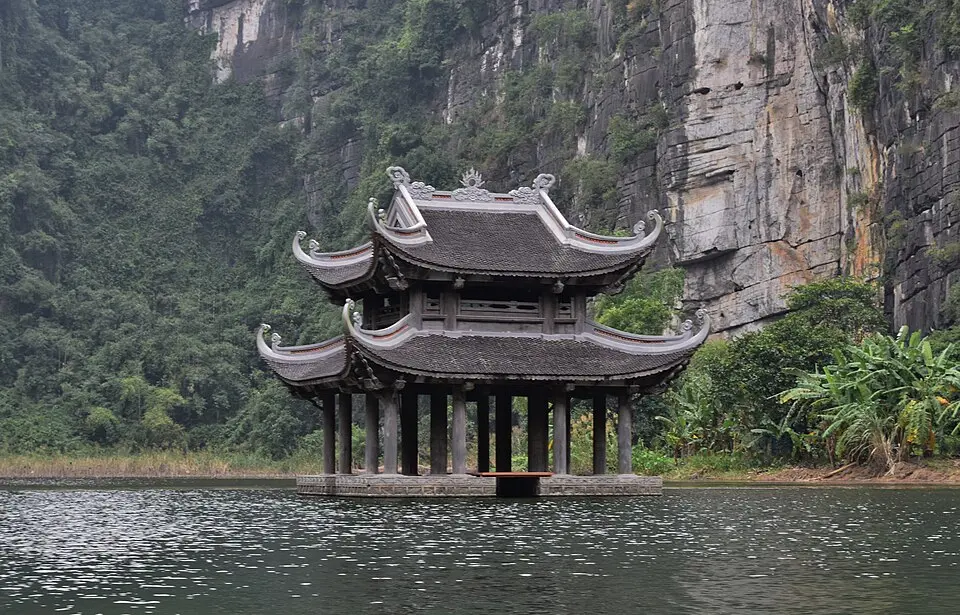 Tour Privado de Día Completo a Ninh Binh desde Hanói