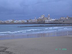 Catedral de Cádiz desde el Campo del Sur