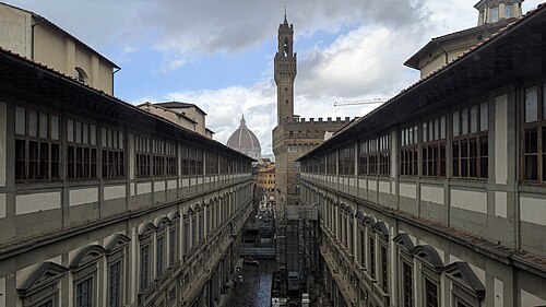 Patio de la Galería Uffizi, Florencia